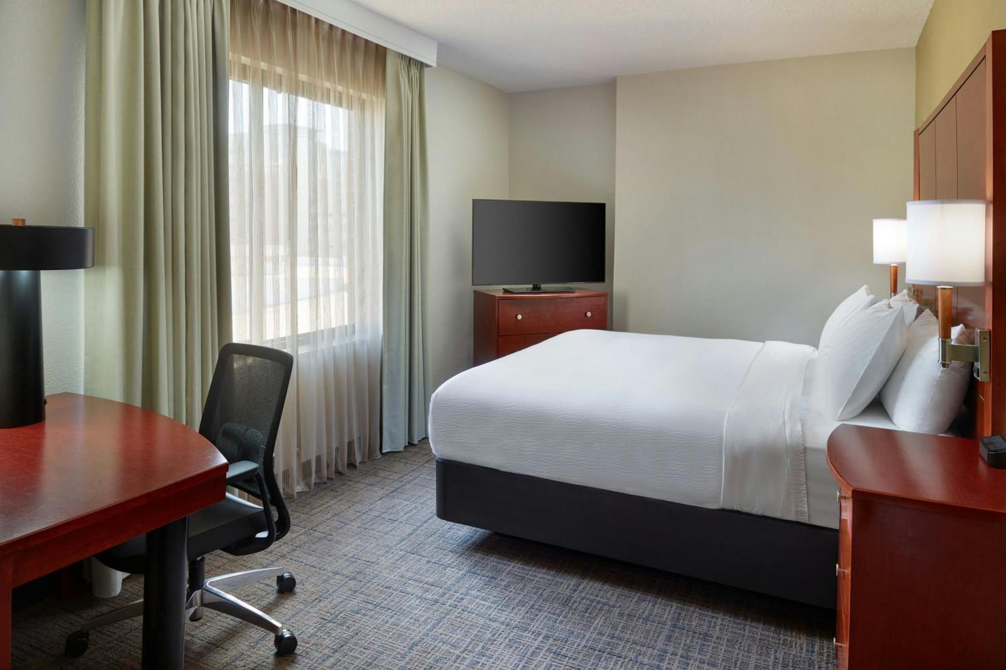 By Marriott Washington, D.c. Area 3* National Harbor